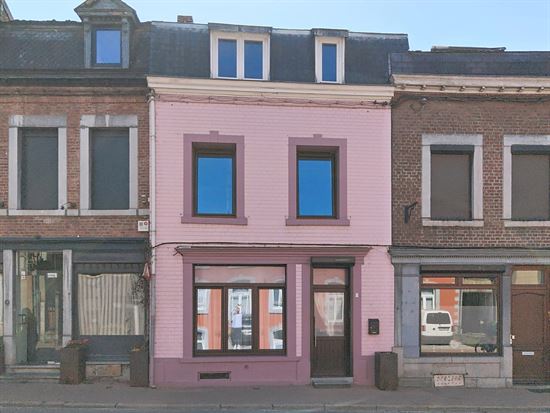 Maison de ville aux volumes importants
