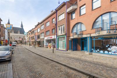 Zeer grondig te renoveren handelspand met bovenliggende woonst in het centrum van Mechelen