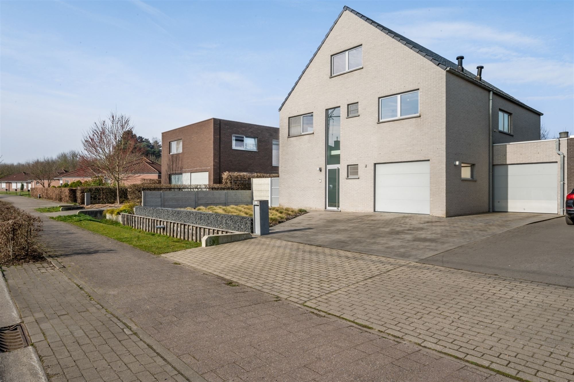 Recente, hoogwaardig afgewerkte villa te Putte