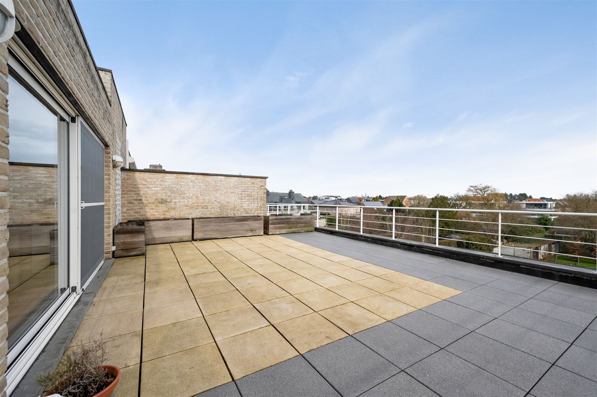 Duplex appartement met 2 slpks en ruim terras te Putte 