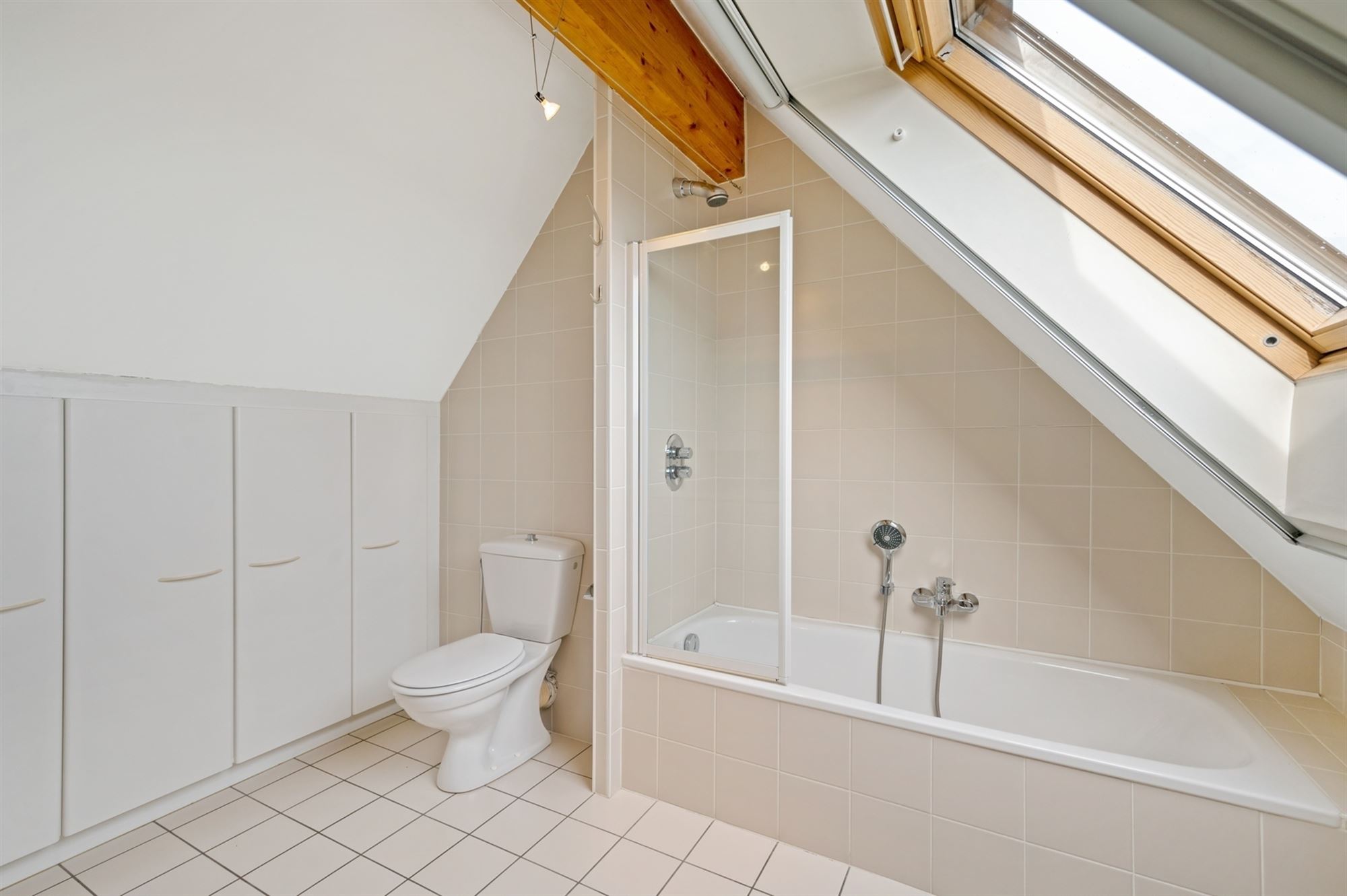 Duplex appartement met 2 slpks en ruim terras te Putte 