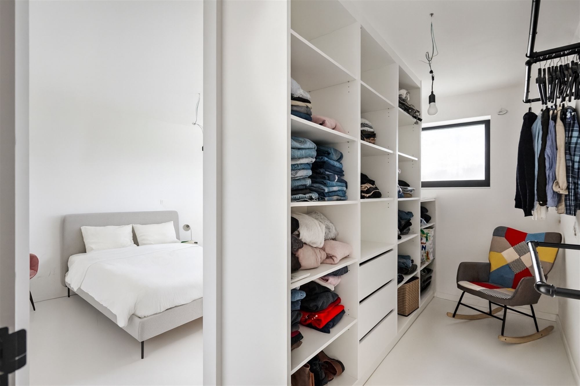 Recente woning met atelier en 3 achterliggende garages te Sint-Katelijne-Waver