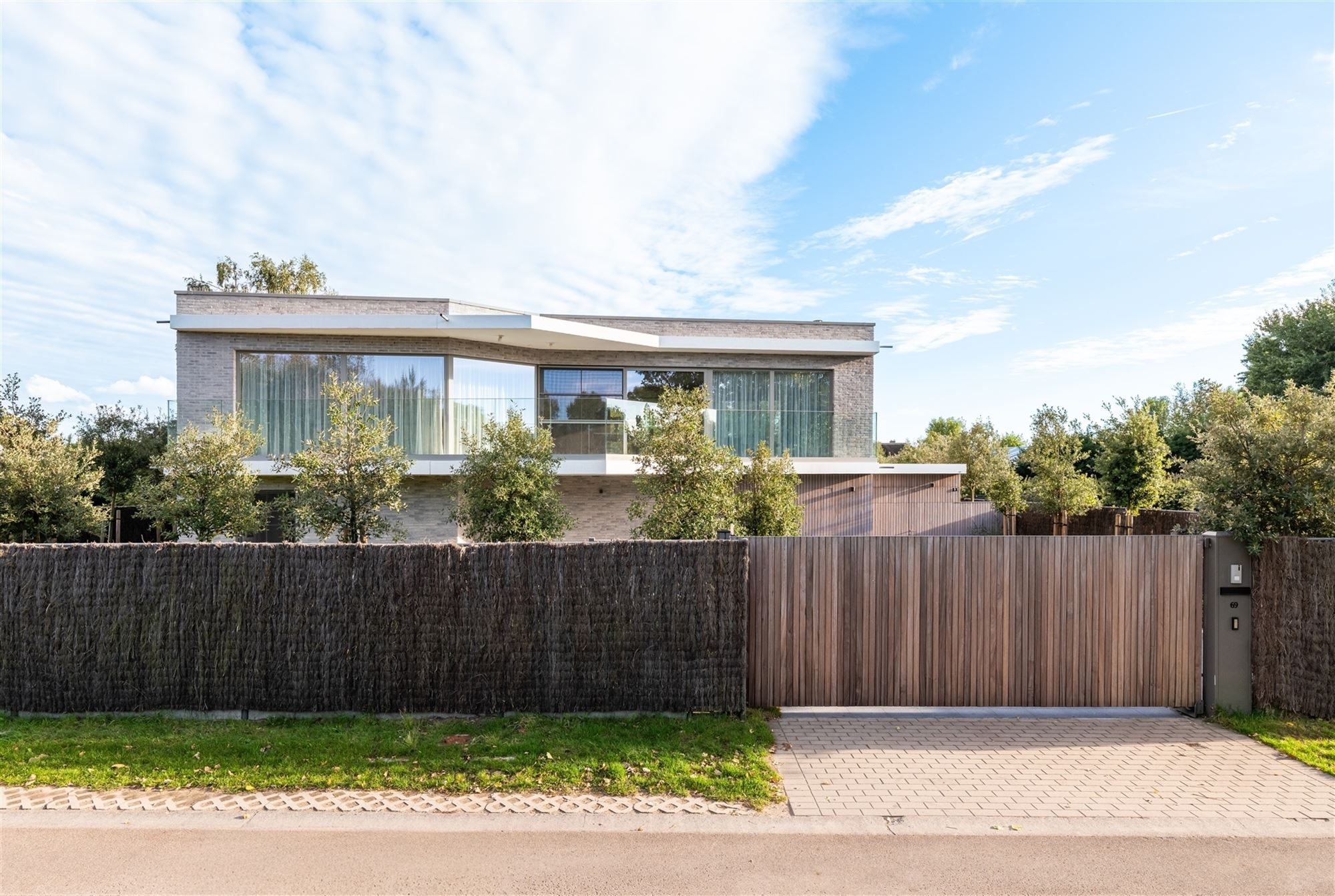 Exclusieve designvilla op een unieke locatie aan de Witte Burg en het duinengebied te Oostduinkerke