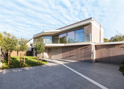 Exclusieve designvilla op een unieke locatie aan de Witte Burg en het duinengebied te Oostduinkerke