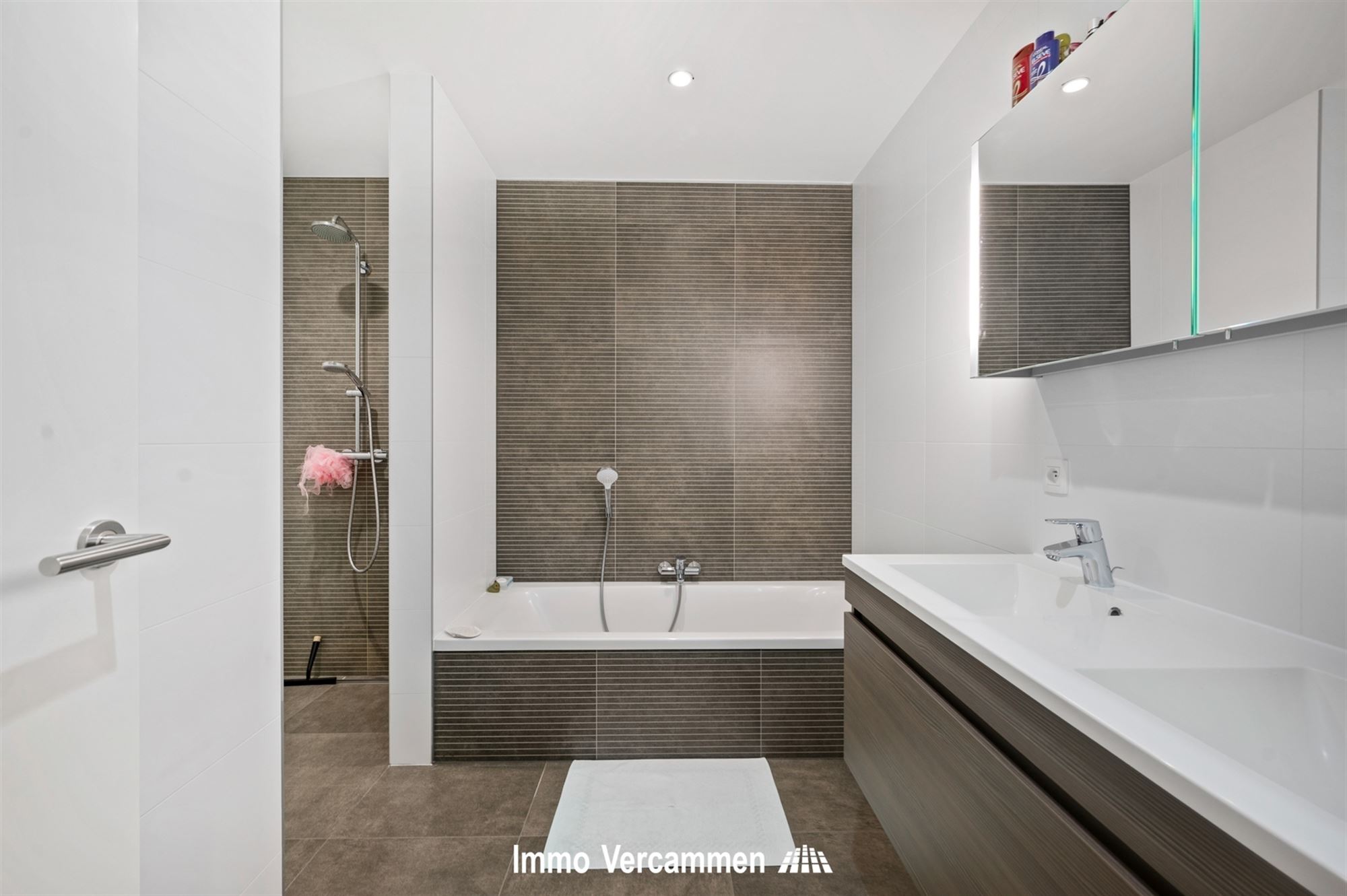 Recent gelijkvloersappartement te Onze-Lieve-Vrouw-Waver