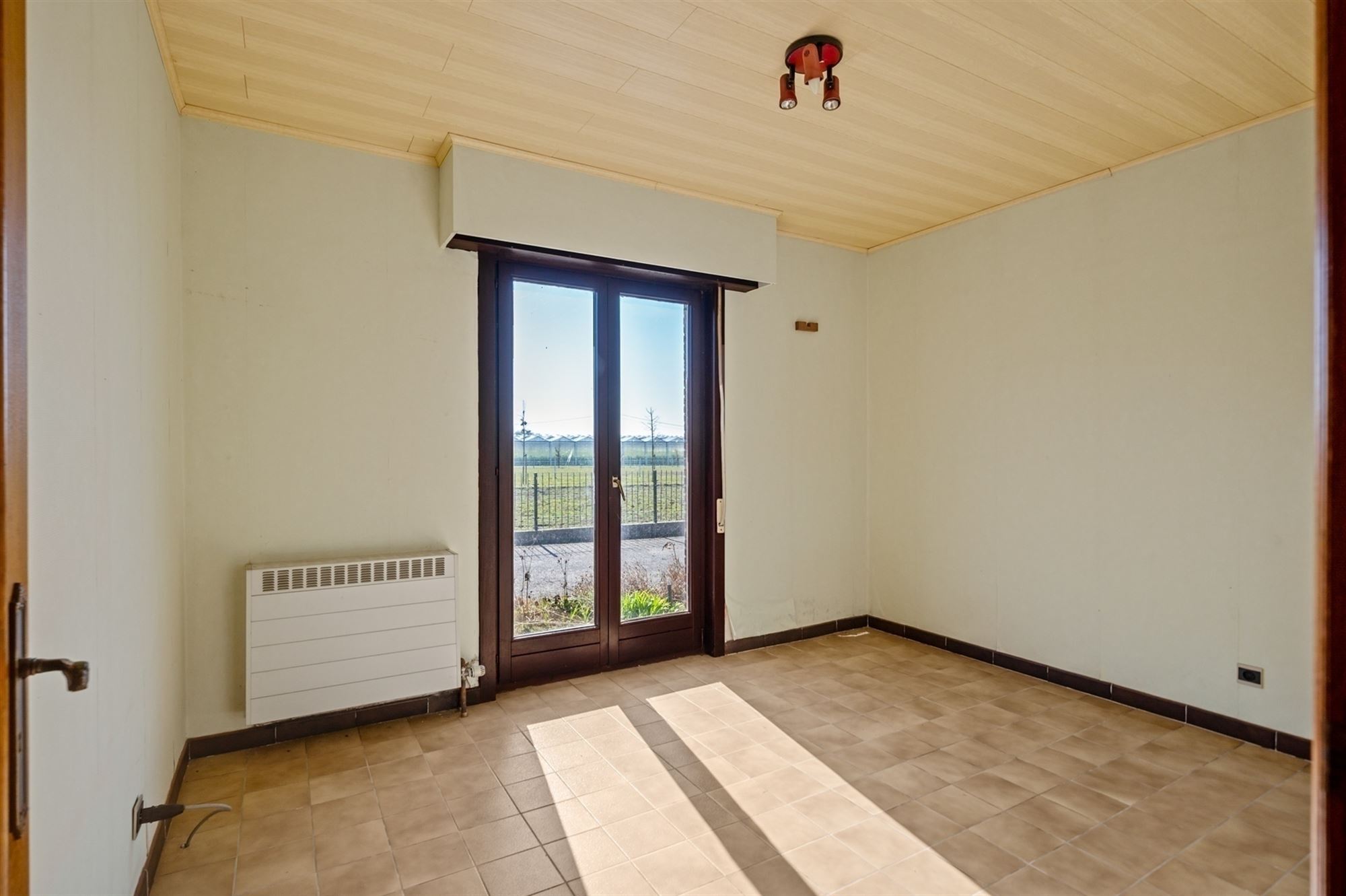 Op te frissen exploitatiewoning te Koningshooikt