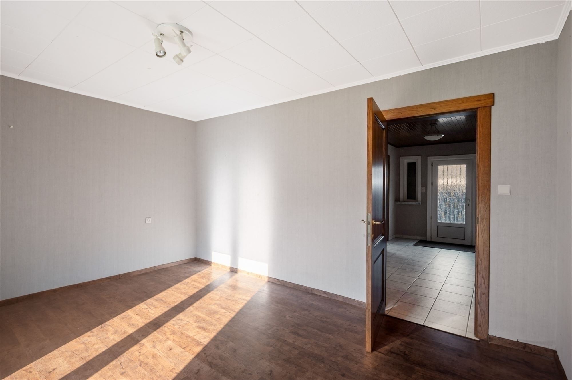 Rustig gelegen gelijkvloers-woning te Koningshooikt (nabij Duffel)