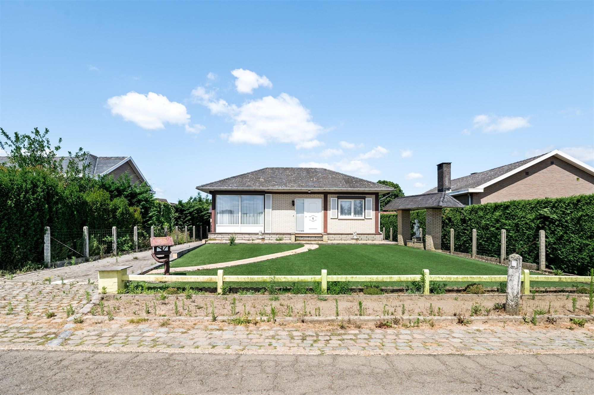 Bouwgrond met af te breken of grondig te moderniseren woning te Putte