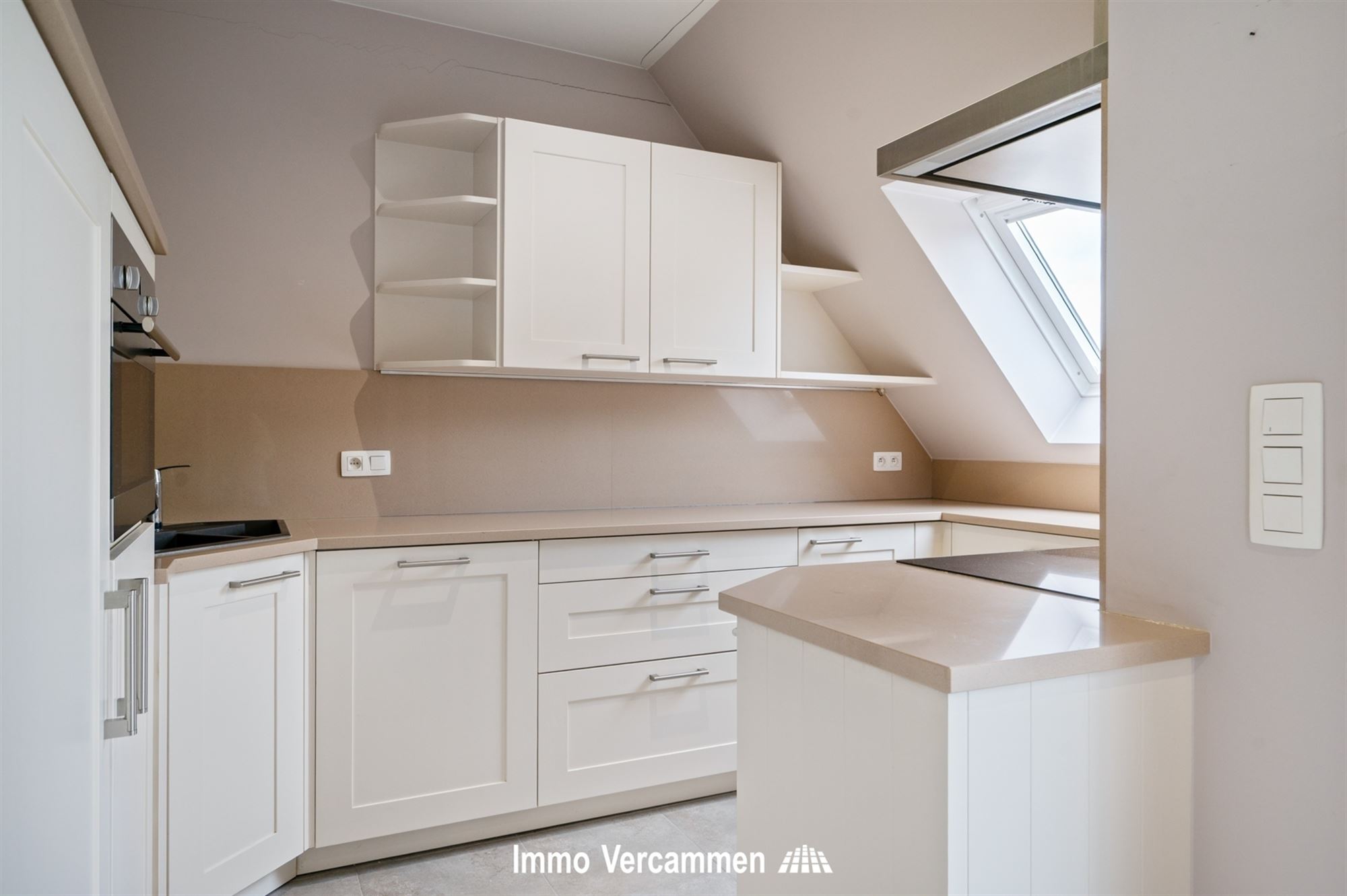 Recent, perfect instapklaar dakappartement te Putte