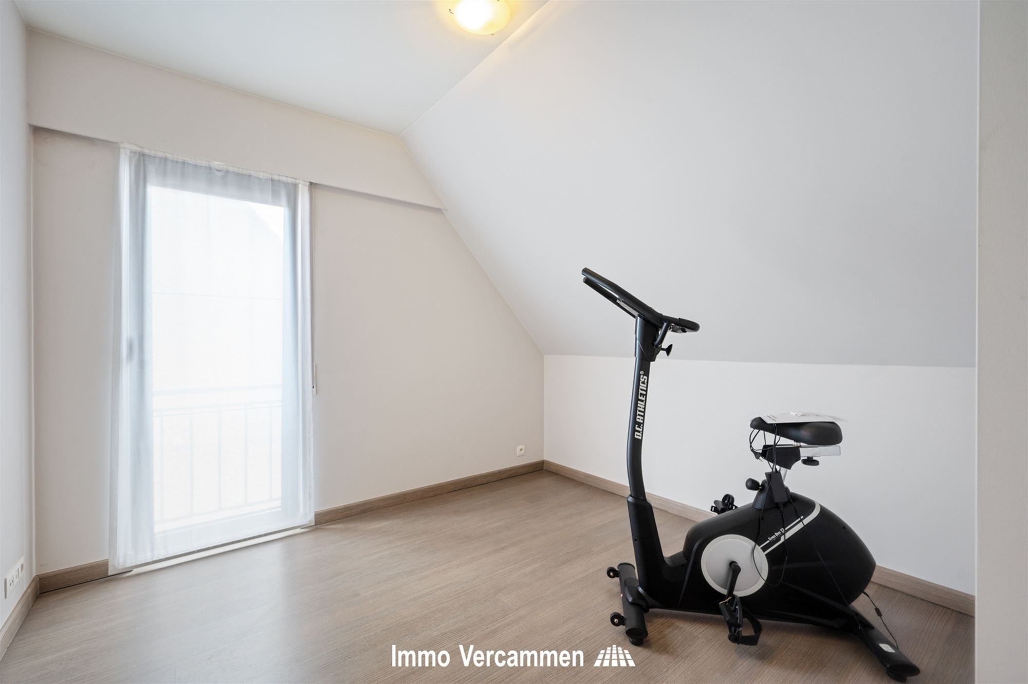 Recent, perfect instapklaar dakappartement te Putte