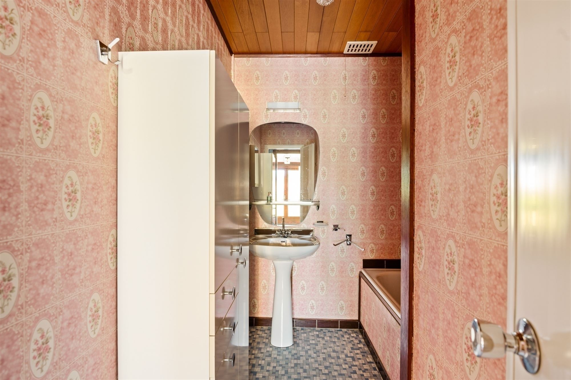 Bouwgrond met af te breken of grondig te moderniseren woning te Putte