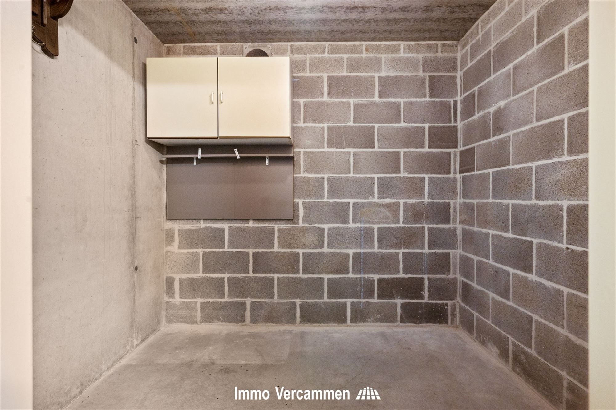 Recent, perfect instapklaar dakappartement te Putte