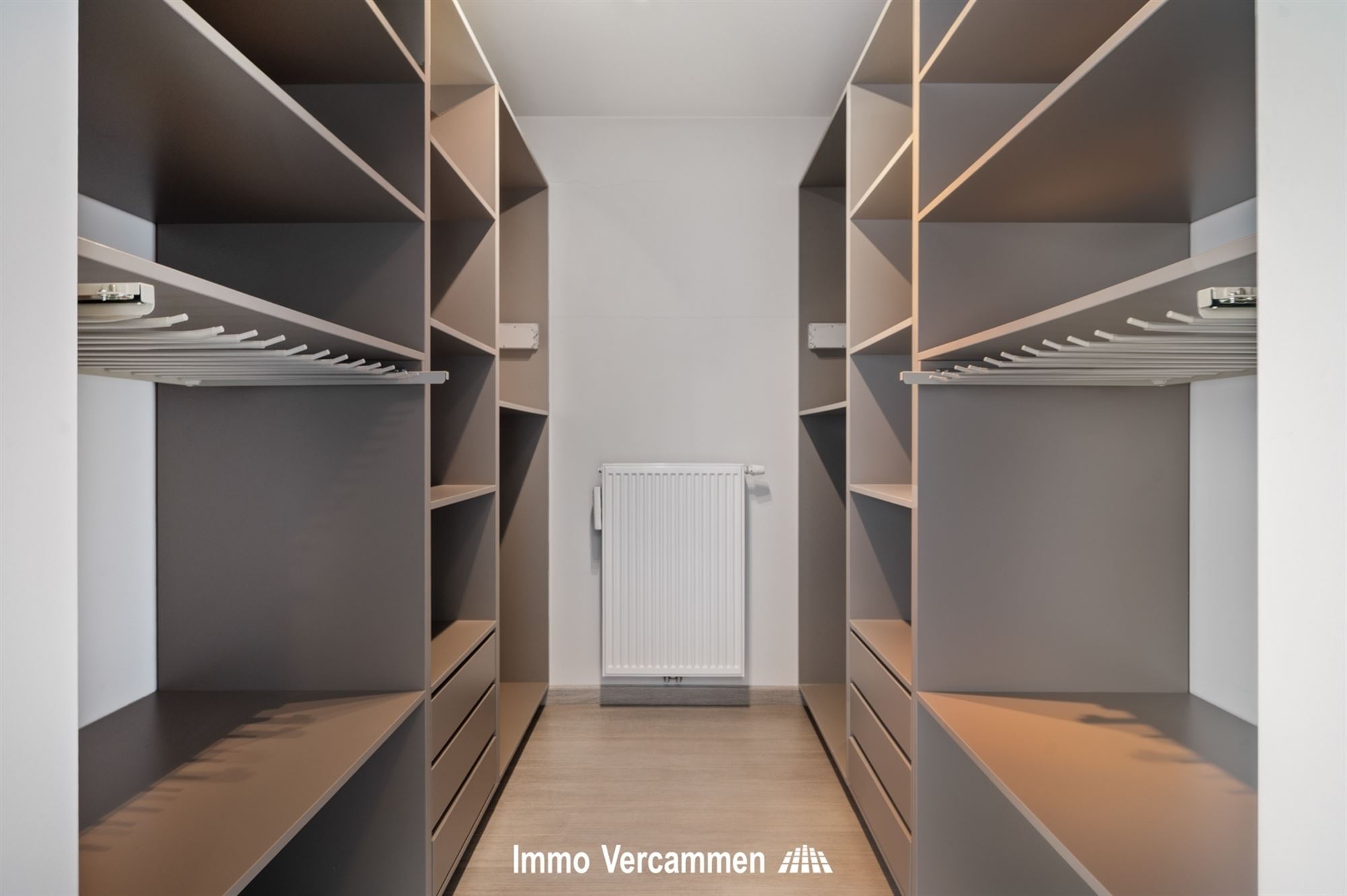 Recent, perfect instapklaar dakappartement te Putte