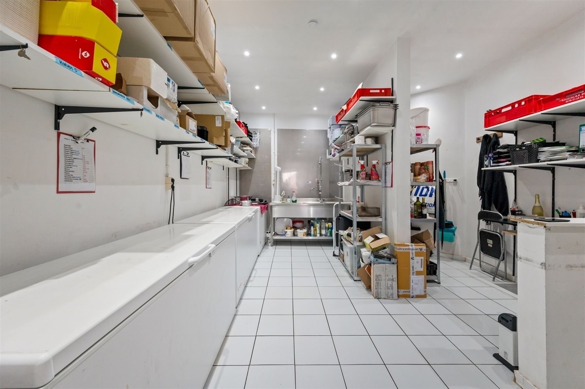 Opbrengsteigendom - 2 appartementen + handelspand te Lier