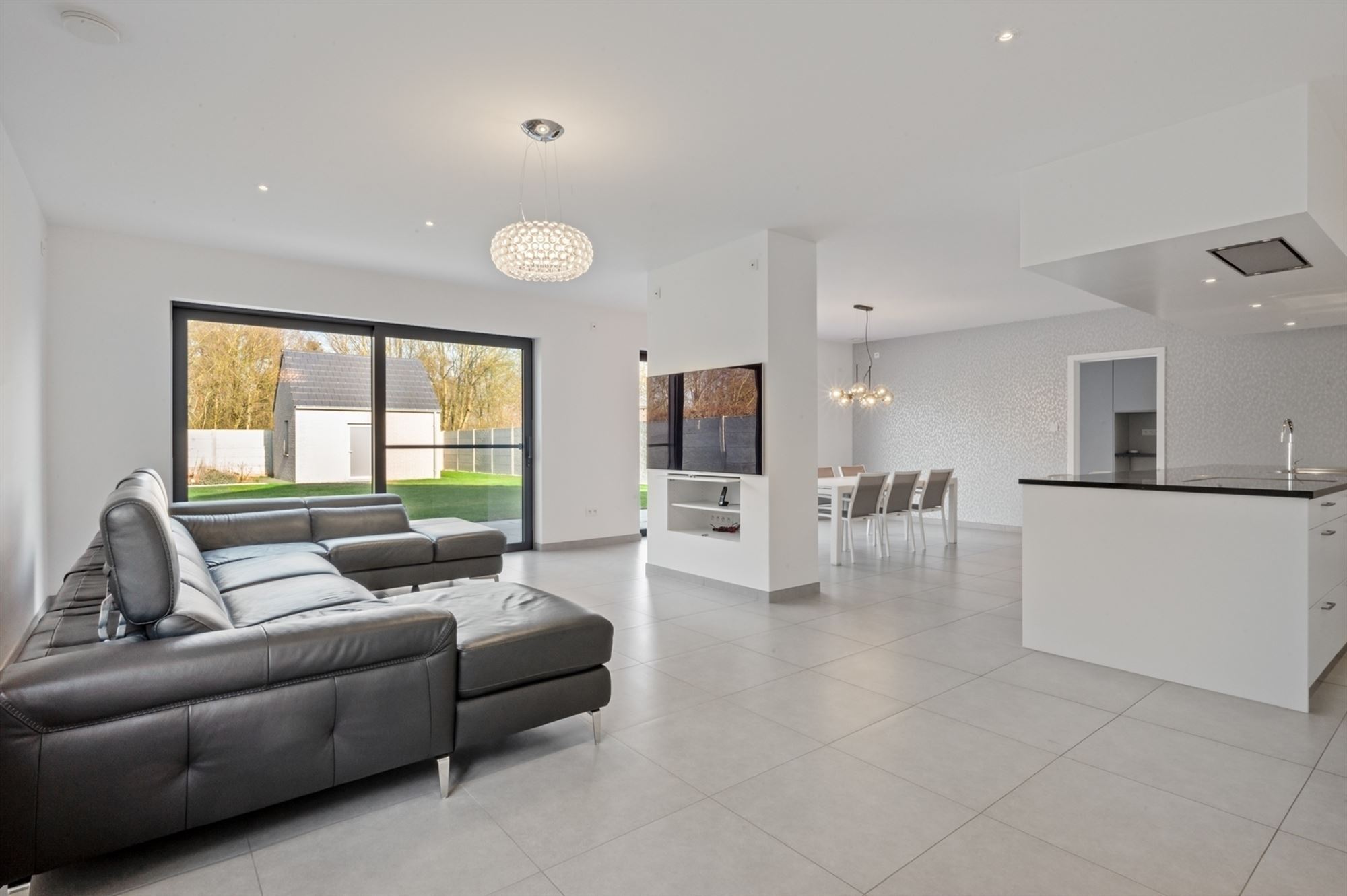 Recente, hoogwaardig afgewerkte villa te Putte