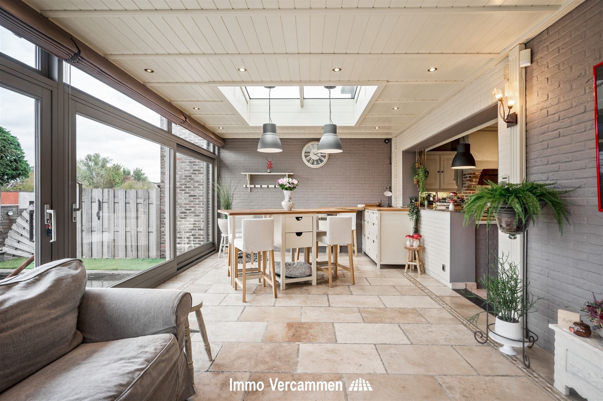 Verrassend ruime woning met atelier, gunstig gelegen te Duffel