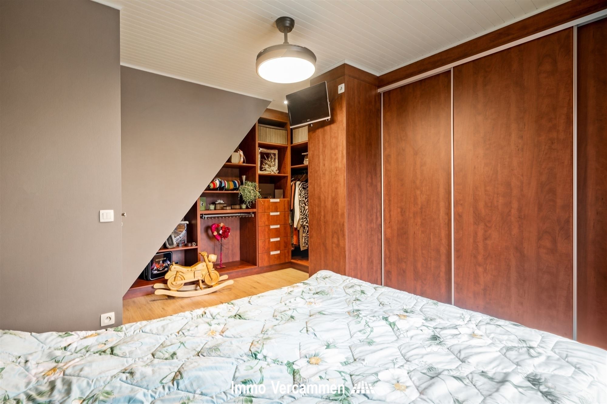 Verrassend ruime woning met atelier, gunstig gelegen te Duffel