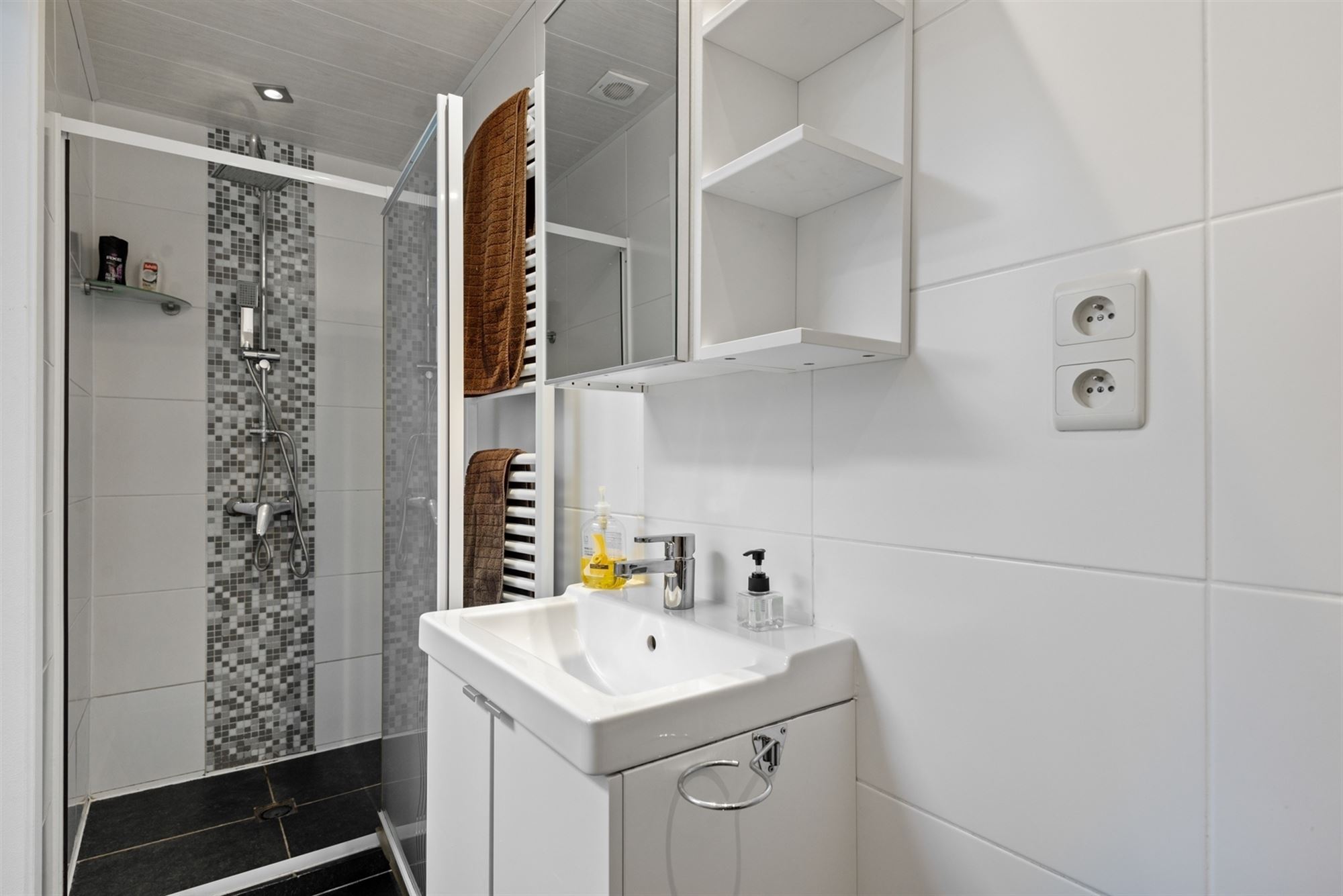 Knappe woning met 3 slpks te DUFFEL