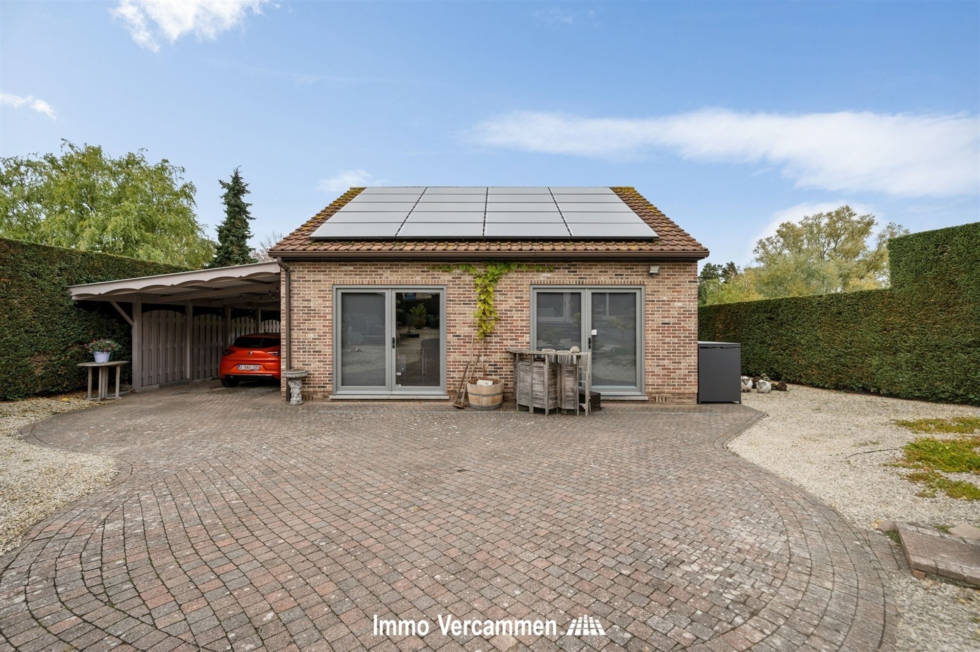 Verrassend ruime woning met atelier, gunstig gelegen te Duffel