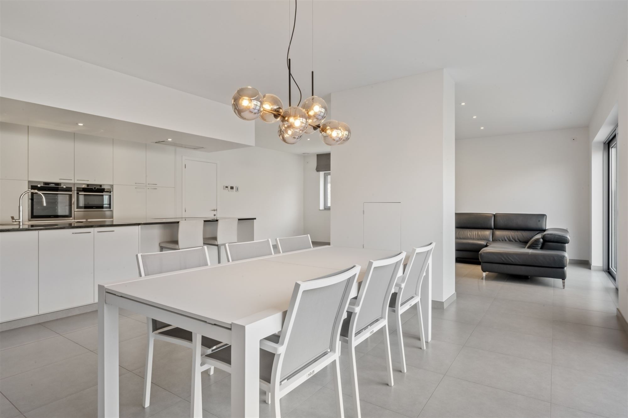 Recente, hoogwaardig afgewerkte villa te Putte