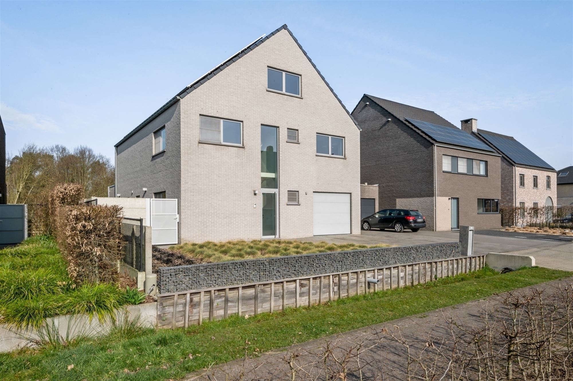 Recente, hoogwaardig afgewerkte villa te Putte