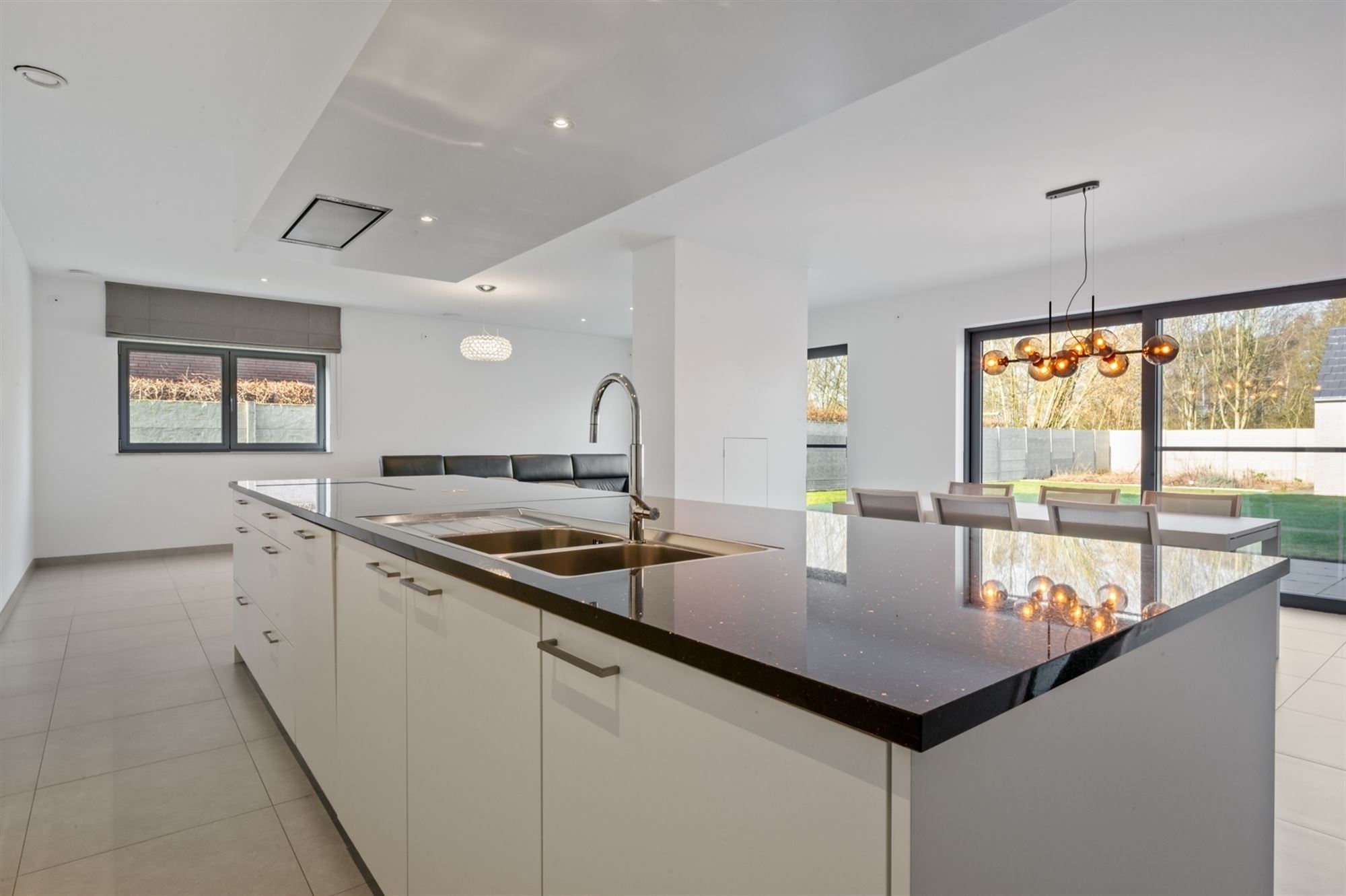 Recente, hoogwaardig afgewerkte villa te Putte