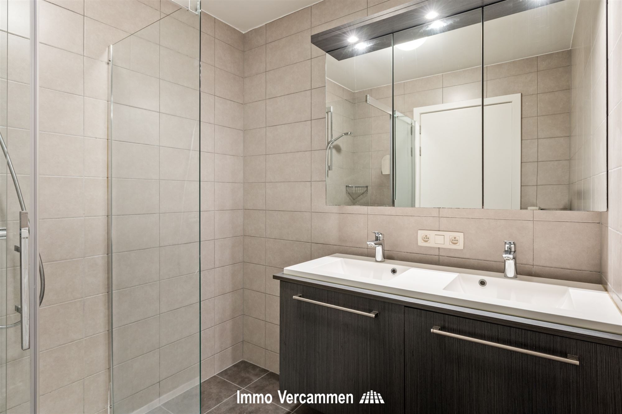 Recent dakappartement met 2 slaapkamers te Mechelen