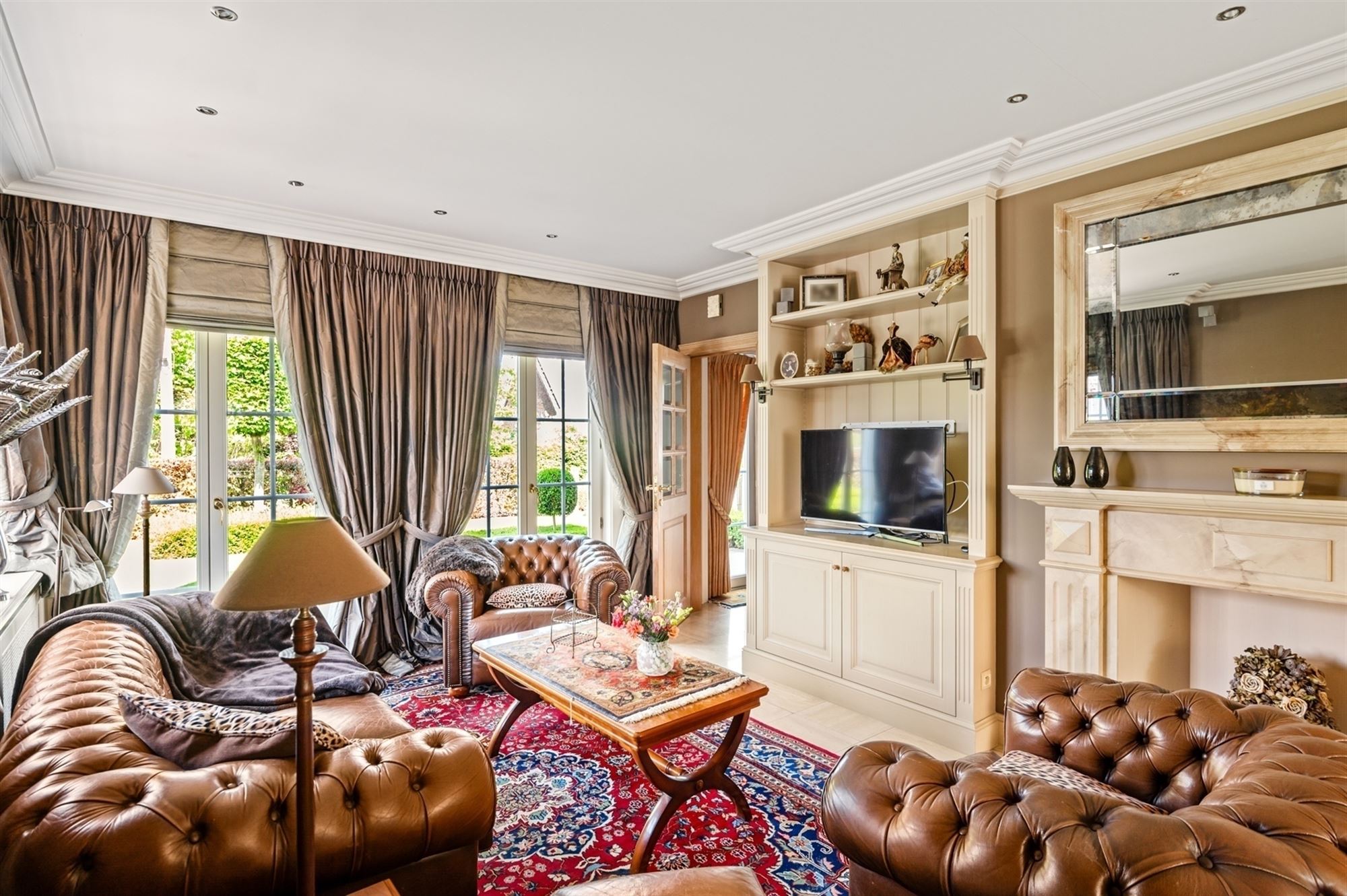 Knappe bedrijfswoning met ruime loods te Onze-Lieve-Vrouw-Waver