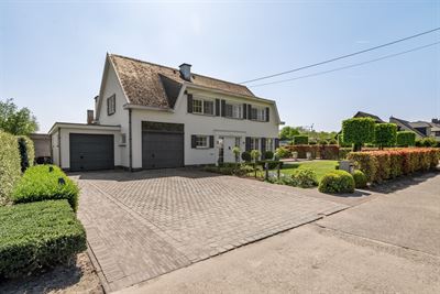 Knappe bedrijfswoning met ruime loods te Onze-Lieve-Vrouw-Waver