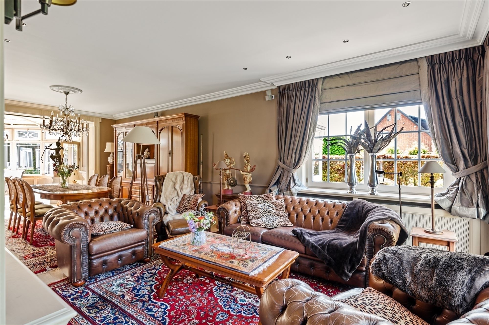 Knappe bedrijfswoning met ruime loods te Onze-Lieve-Vrouw-Waver