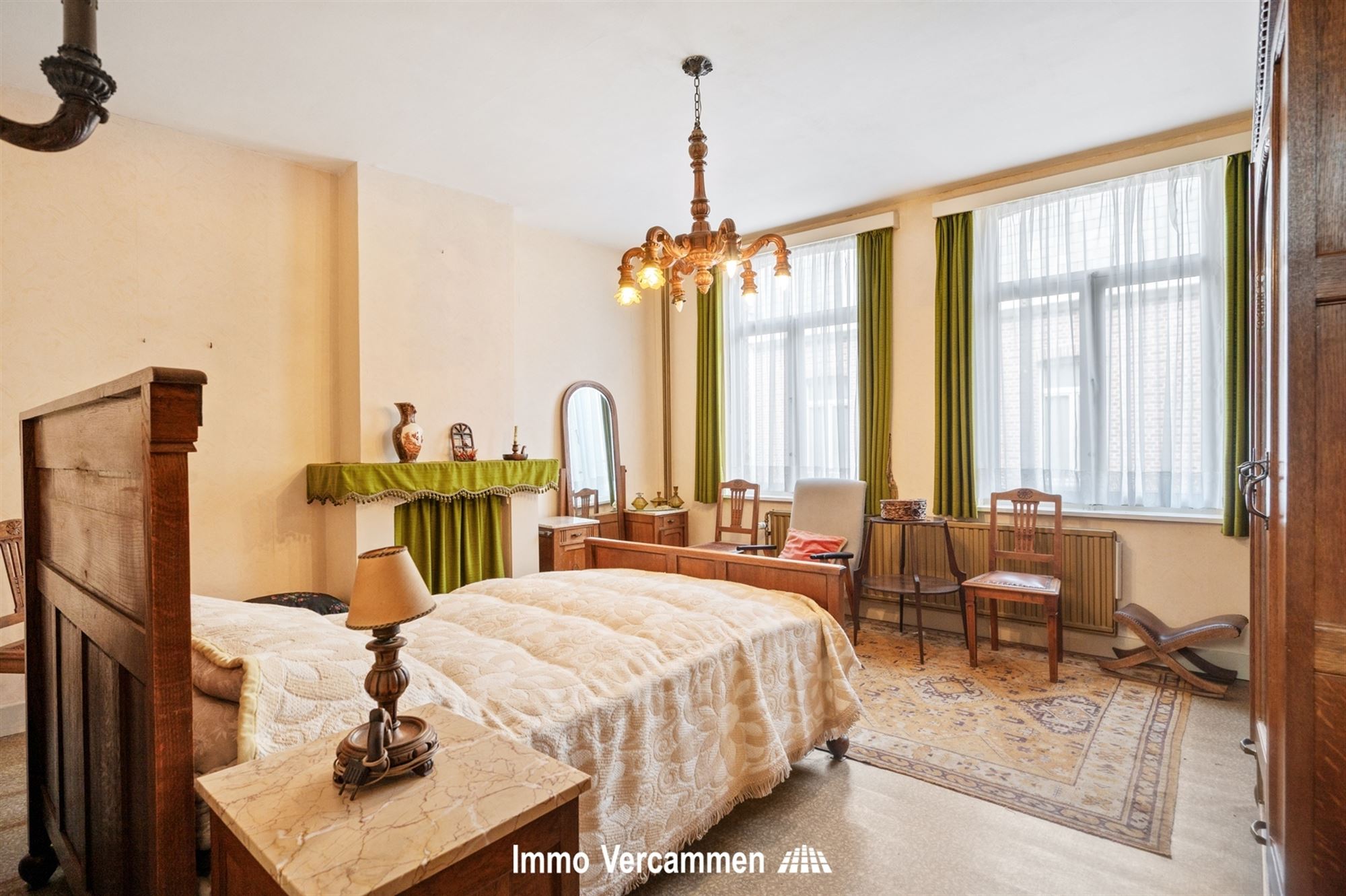 Knappe herenwoning in het Begijnhof te Mechelen