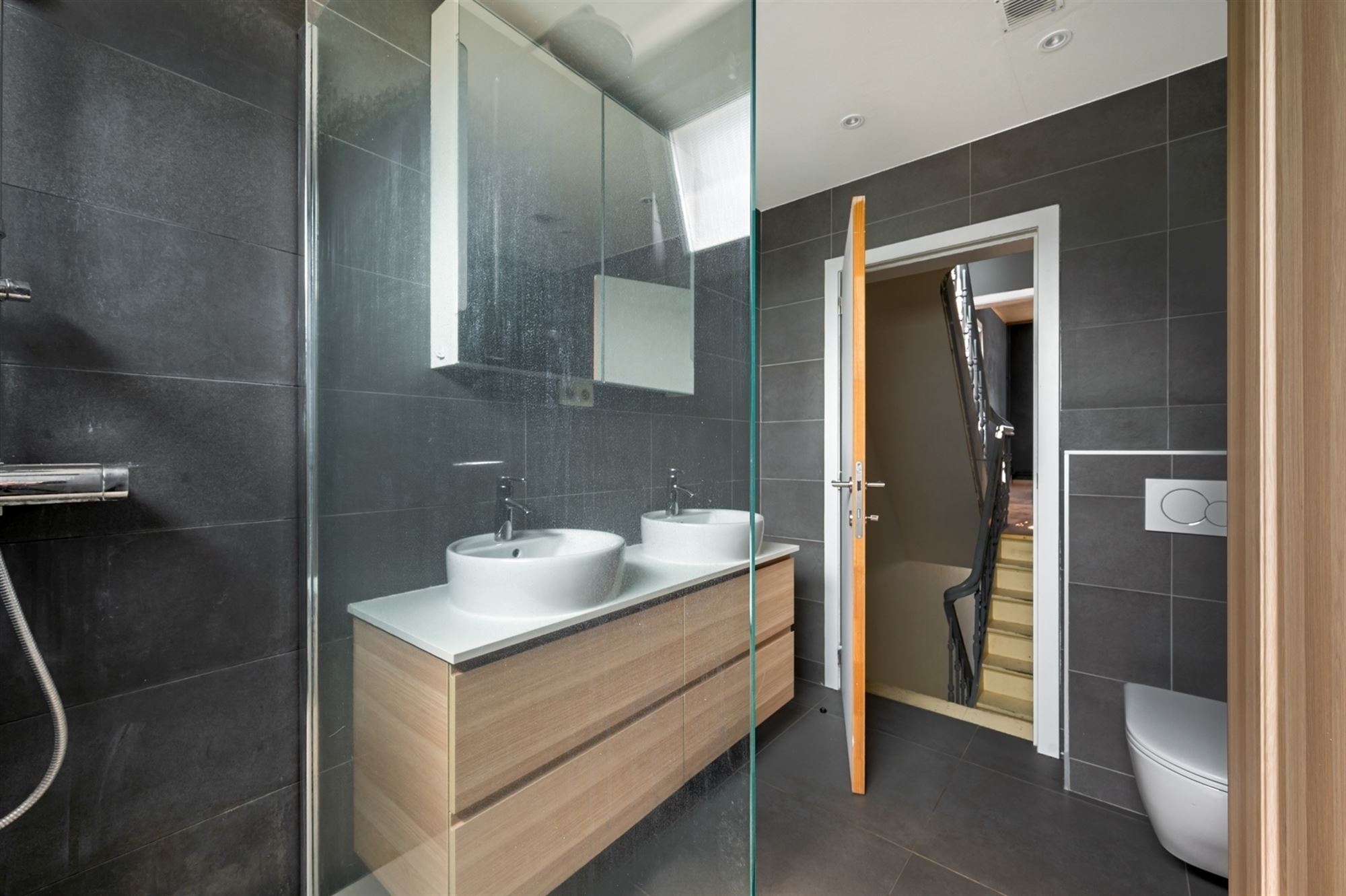 Grotendeels gemoderniseerde woning te Lier