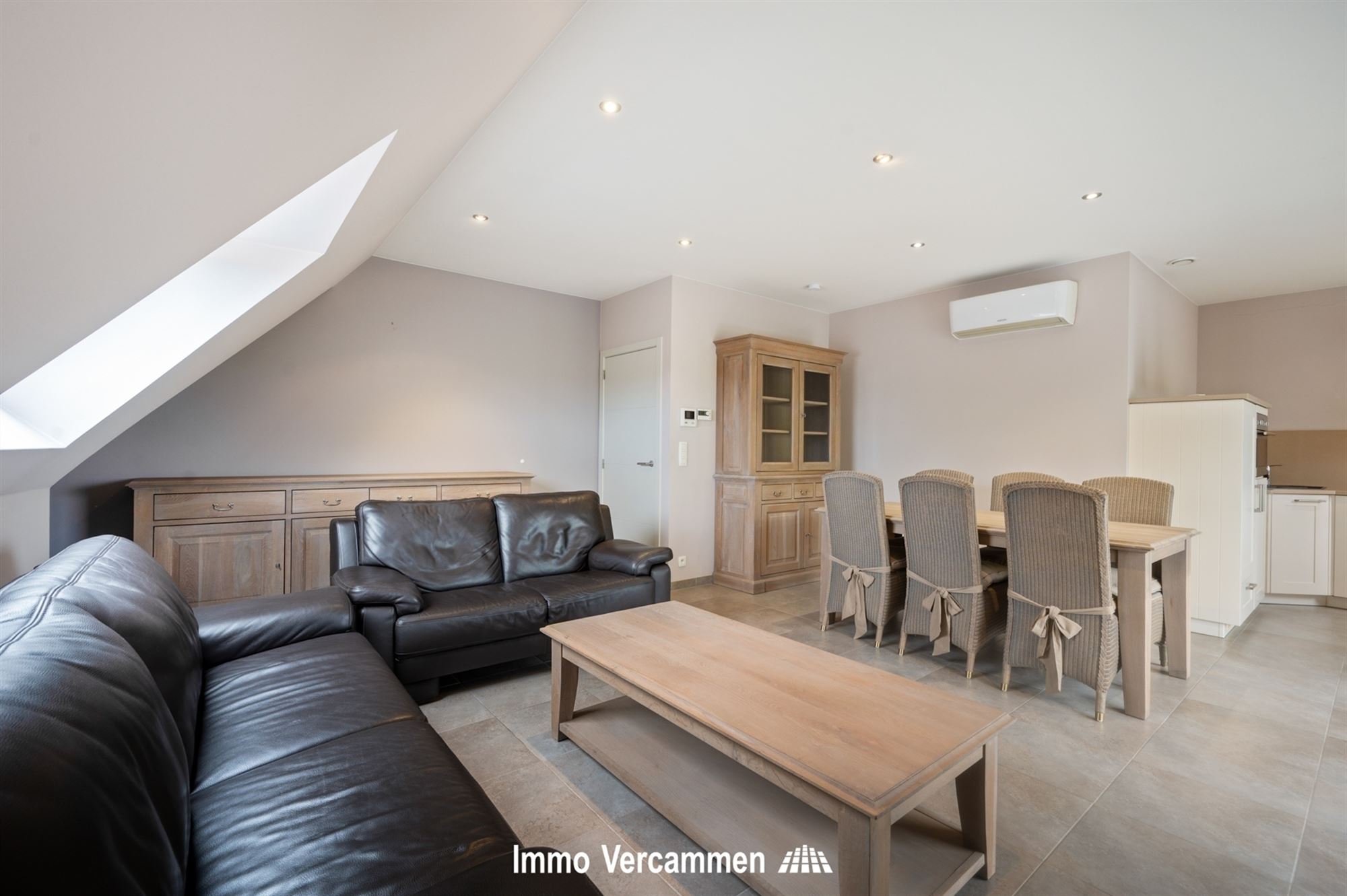 Recent, perfect instapklaar dakappartement te Putte