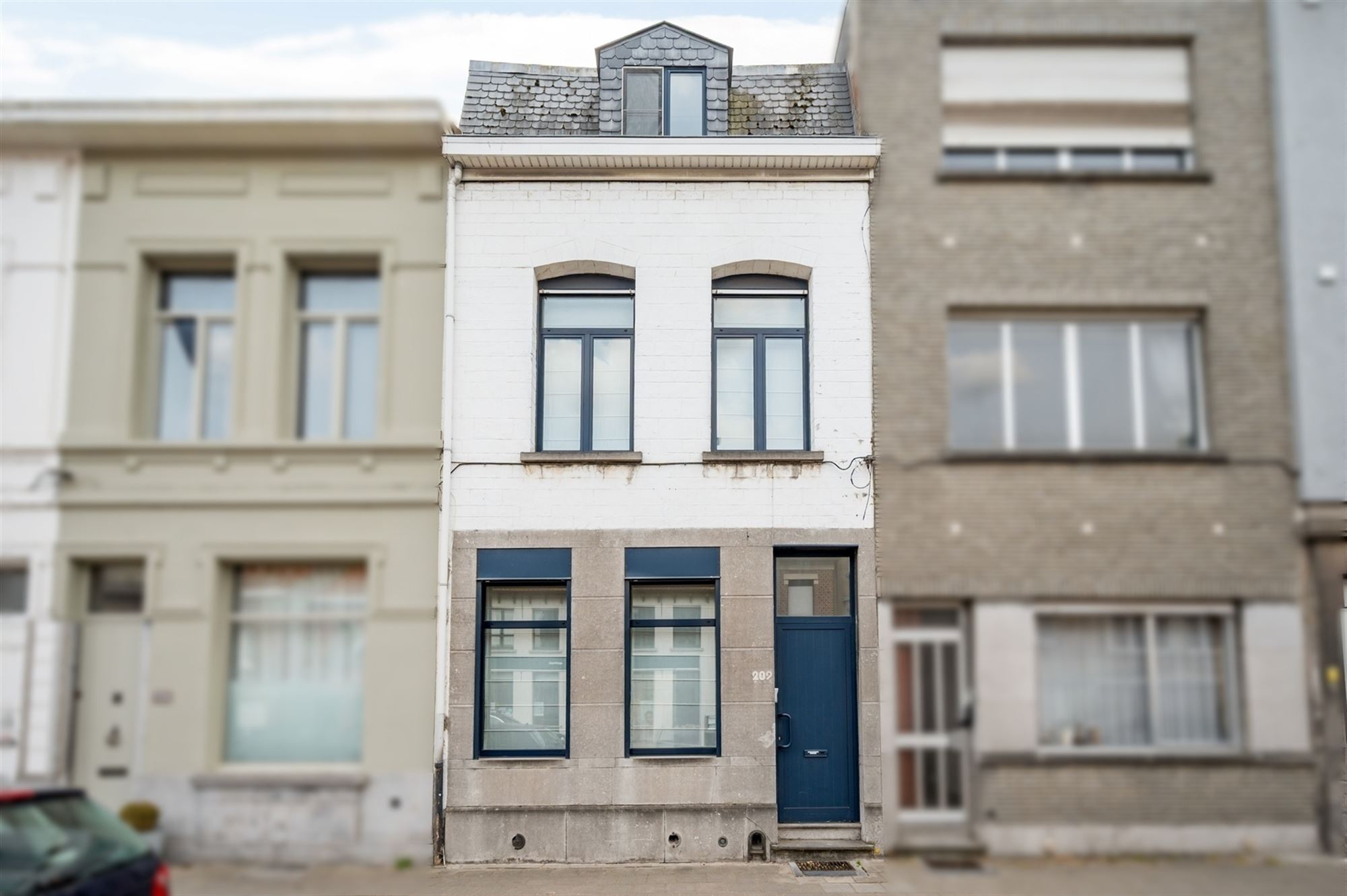 Grotendeels gemoderniseerde woning te Lier