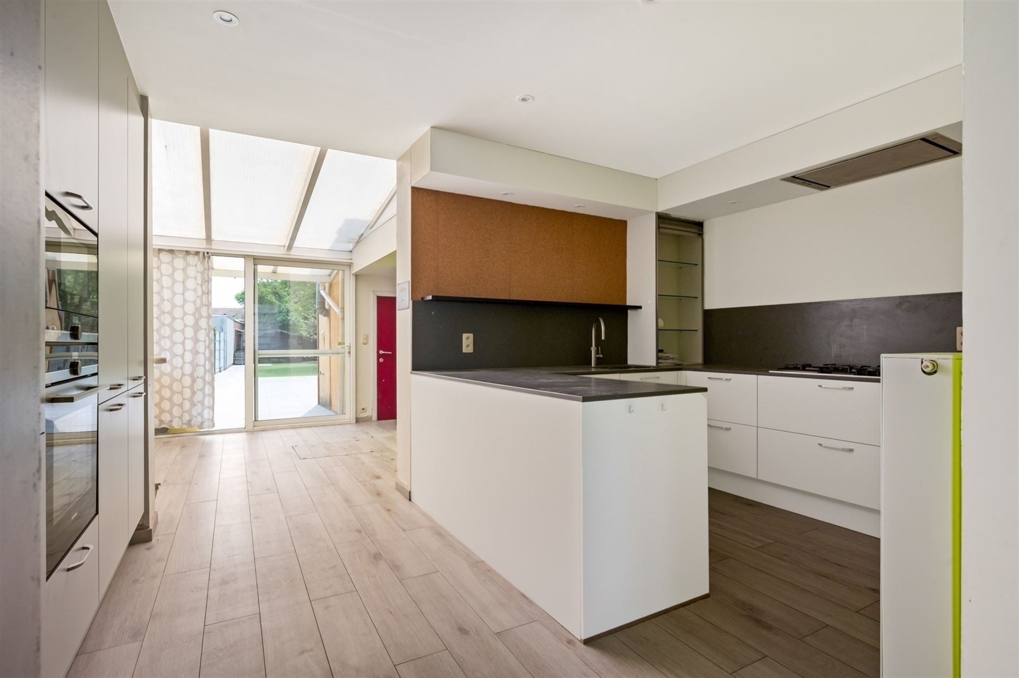 Grotendeels gemoderniseerde woning te Lier