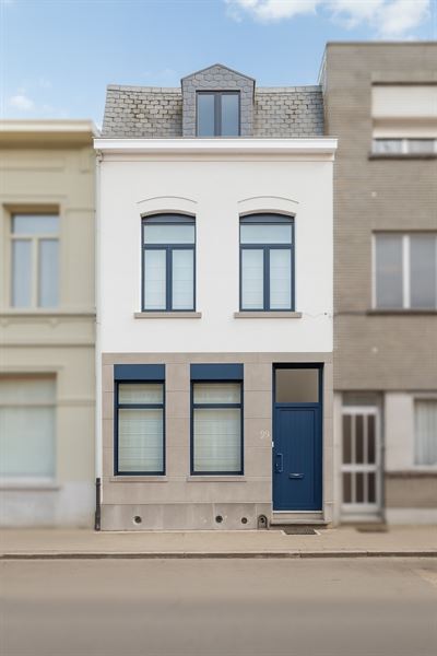 Grotendeels gemoderniseerde woning te Lier