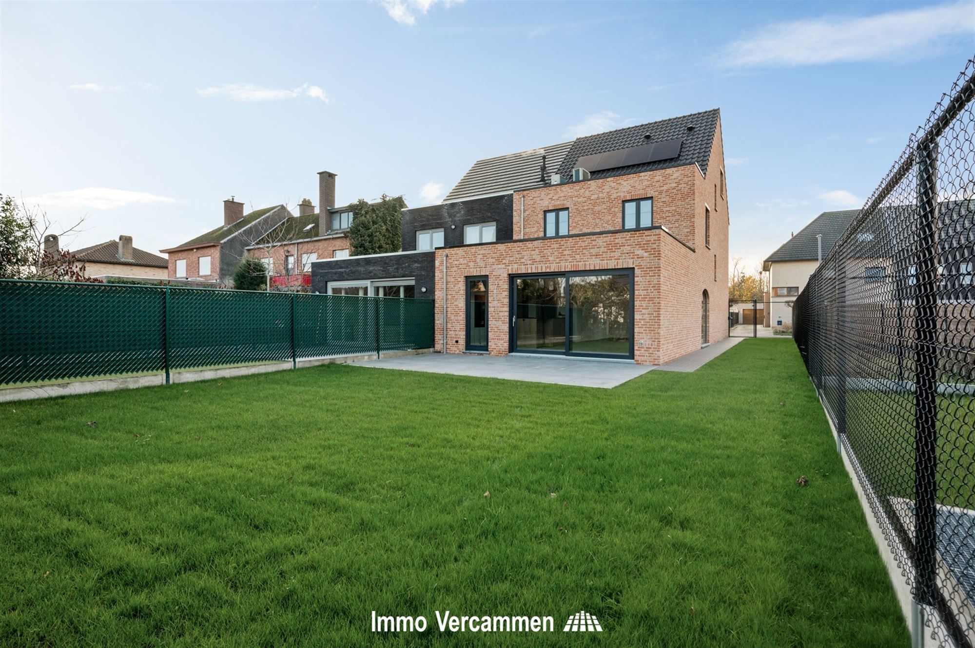 Nieuwbouwwoning met 4 slaapkamers te Blaasveld