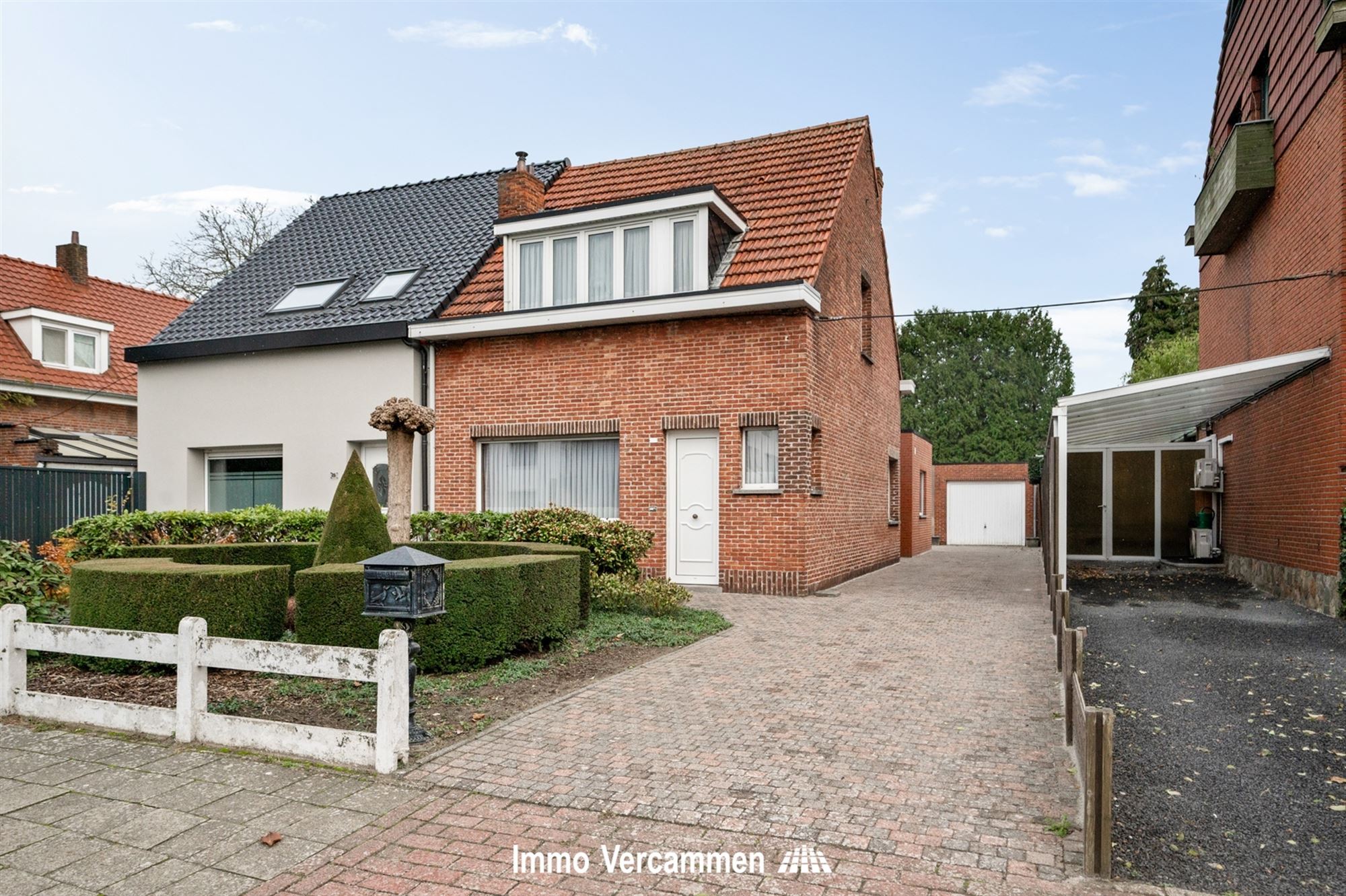 Charmante woning met 2 (mogelijk 3!) slaapkamers te Duffel.