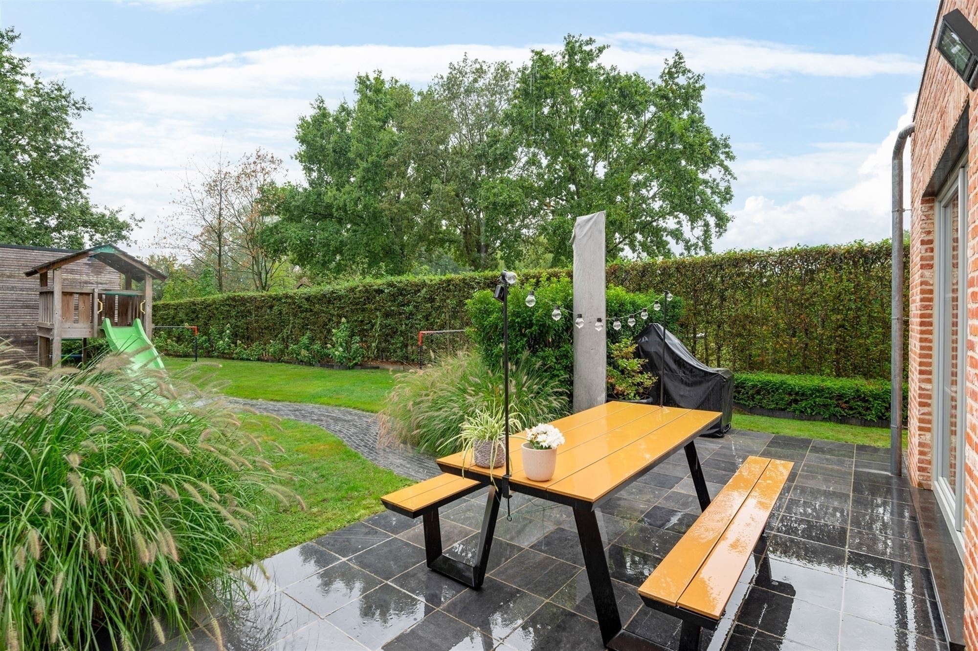 Verrassend ruime, instapklare gezinswoning te Ramsel