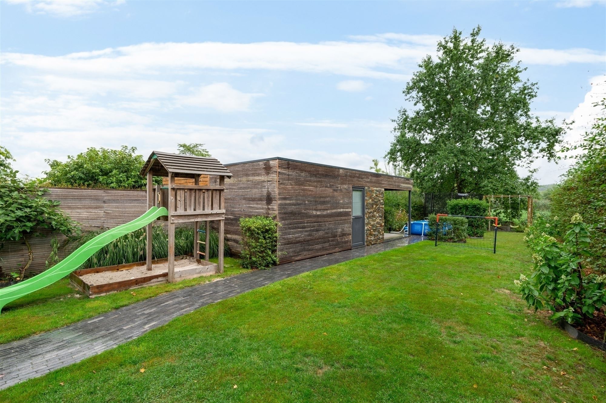 Verrassend ruime, instapklare gezinswoning te Ramsel