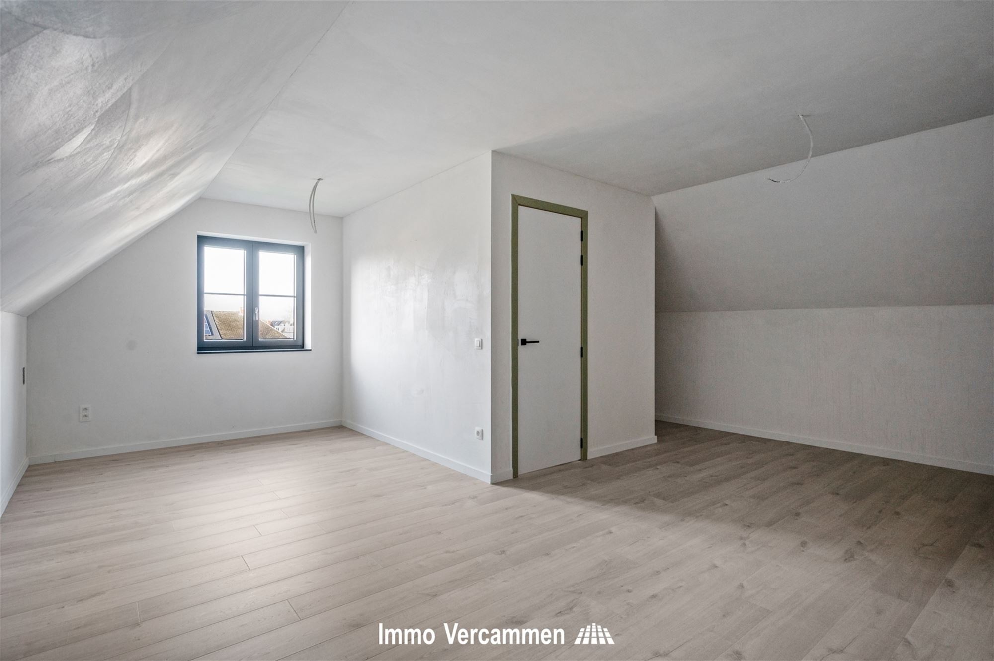 Nieuwbouwwoning met 4 slaapkamers te Blaasveld