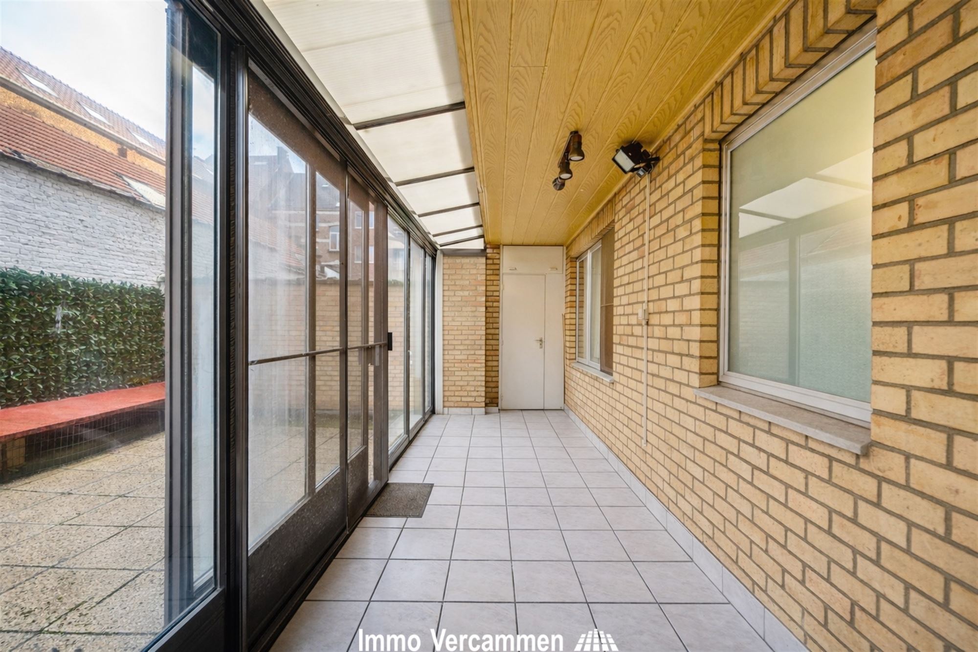 Gelijkvloers appartement met ruim terras en staanplaats, in het hart van Mechelen