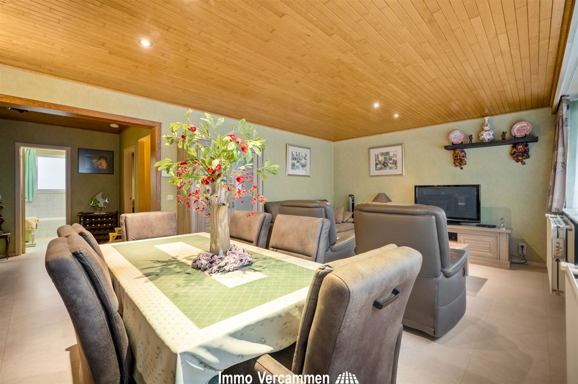 Gelijkvloers appartement met ruim terras en staanplaats, in het hart van Mechelen