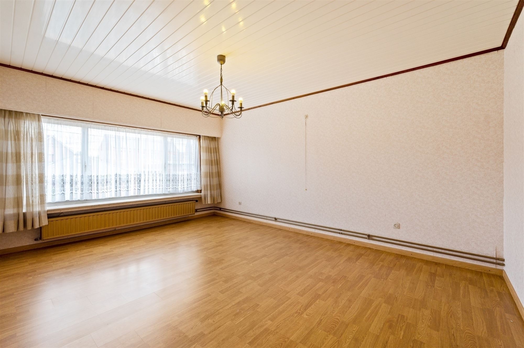 Verrassend ruime woning op een knap perceel van 875m² te Putte