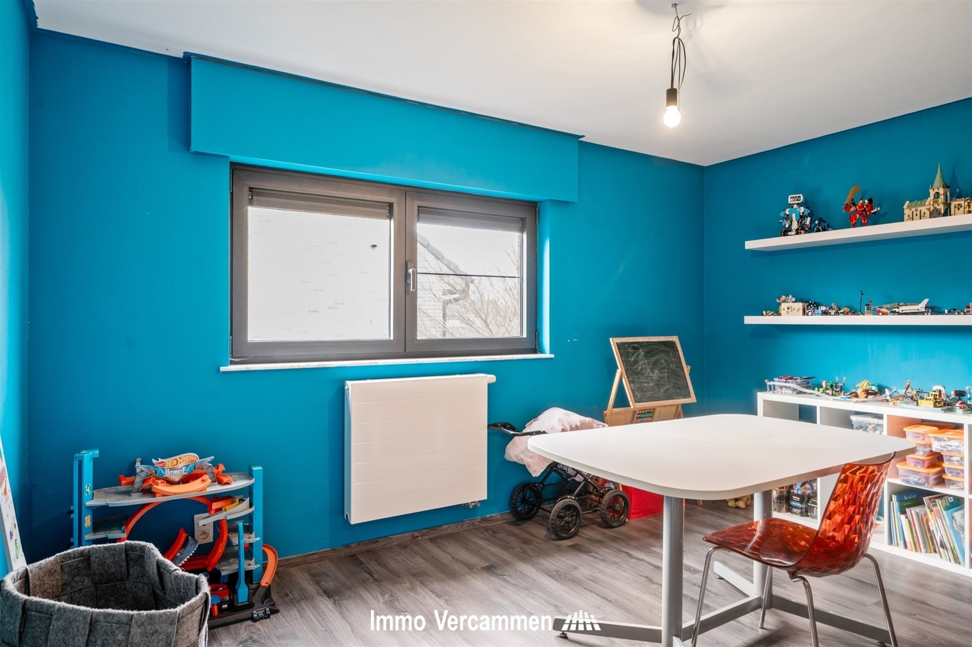 Recente villa met 4 slpks en zwembad, gunstig gelegen te Duffel