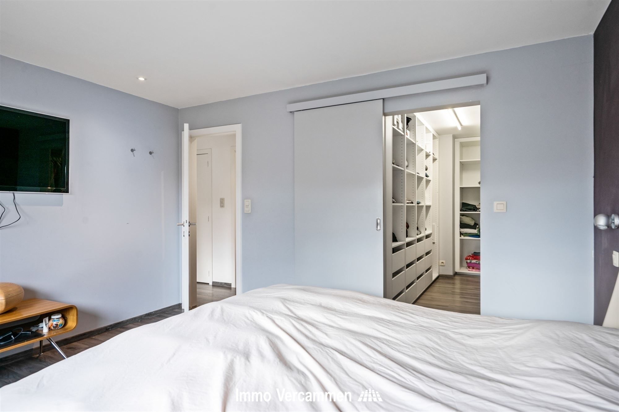 Recente villa met 4 slpks en zwembad, gunstig gelegen te Duffel