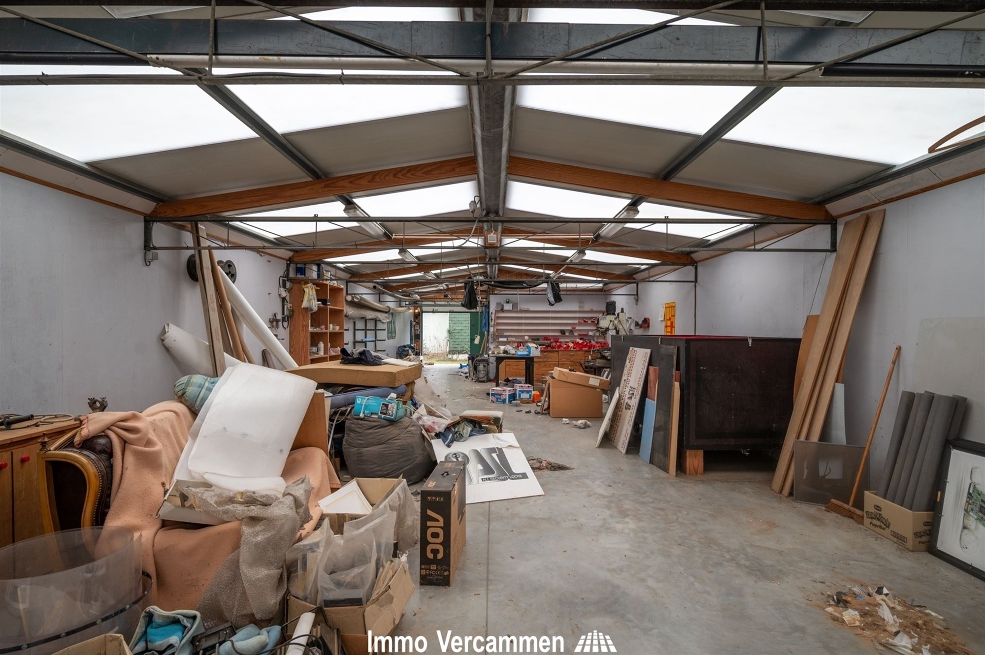 Opbrengsteigendom - voormalig studentenhuis en loods - te Sint-Katelijne-Waver