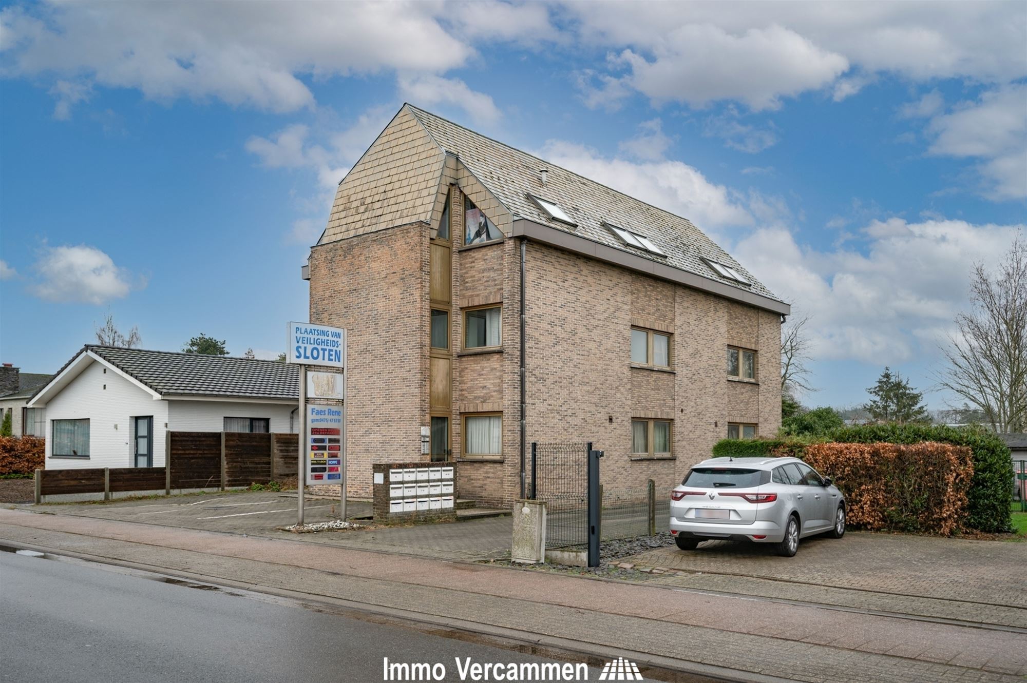 Opbrengsteigendom - voormalig studentenhuis en loods - te Sint-Katelijne-Waver