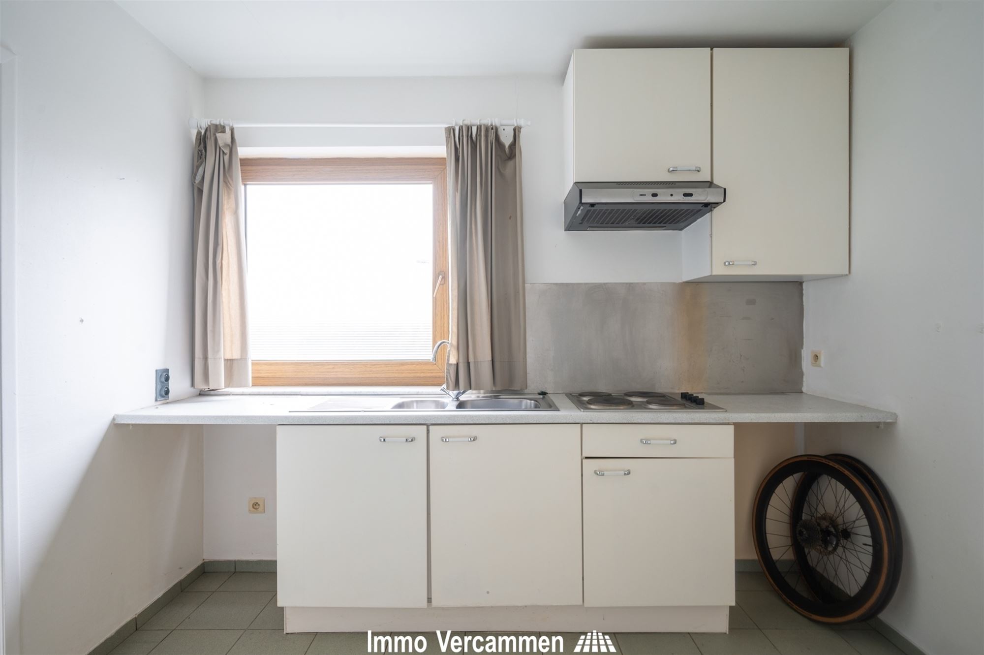 Opbrengsteigendom - voormalig studentenhuis en loods - te Sint-Katelijne-Waver