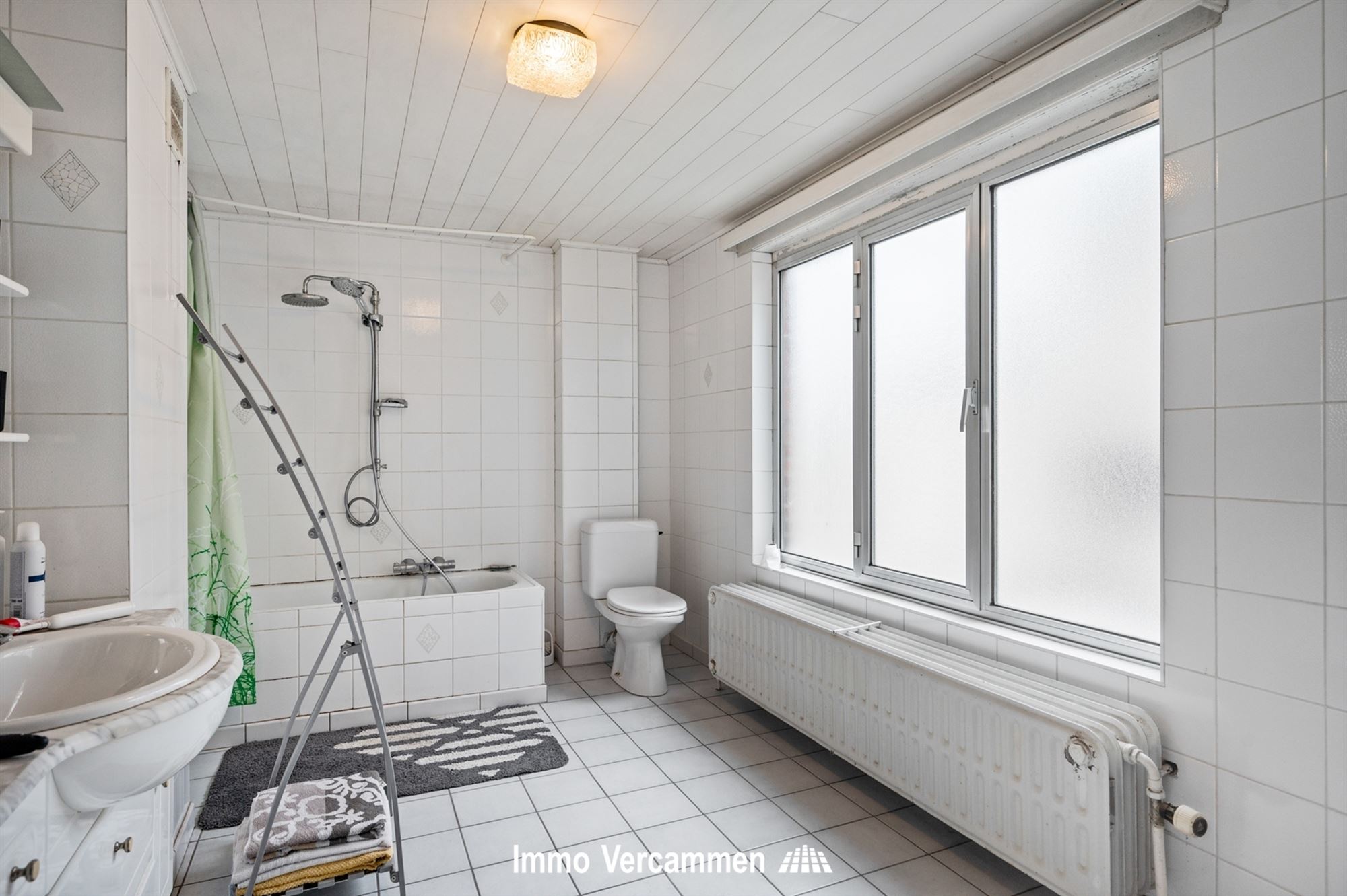 Opbrengsteigendom ingericht met 2 appartementen in het centrum van Putte